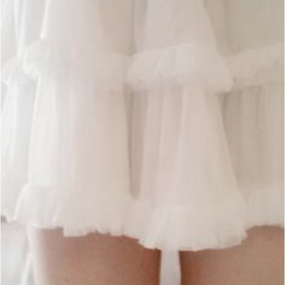ISO !! American apparel white petticoat tutu